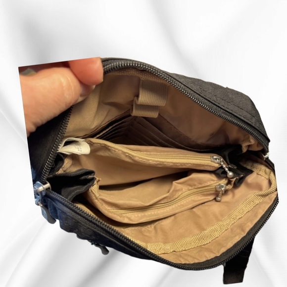 Baggallini Crossbody Convertible Purse - Picture 2 of 6